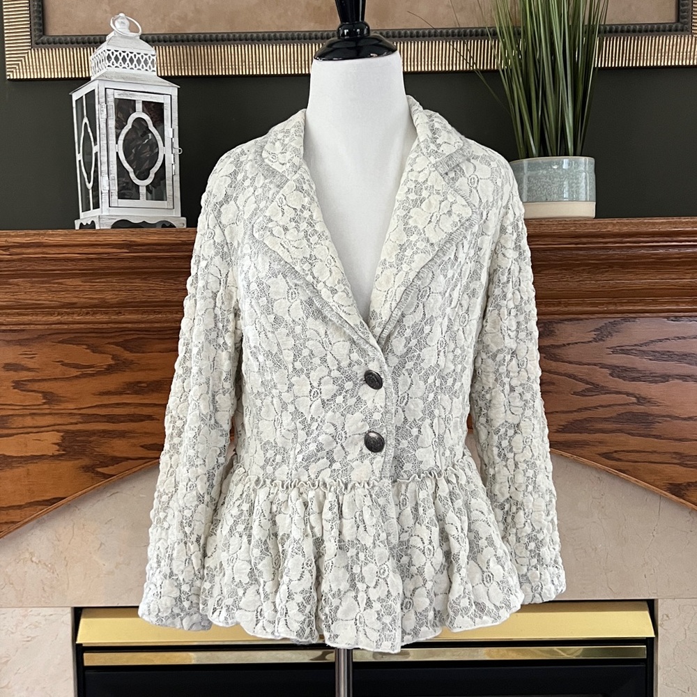Nick and Mo Anthropologie Gray Ivory Floral Lace Peplum Sweater Blazer Sz. M‎